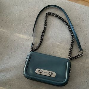 SOLD ‼️ Coach Swagger shoulder bag with flowers